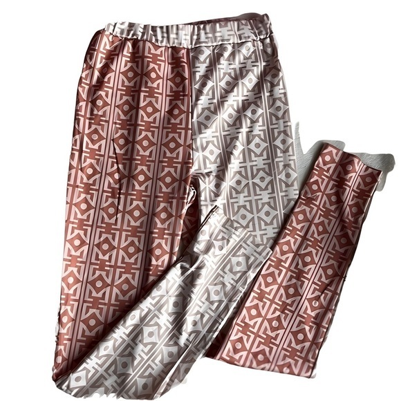 Colorful Splitz: The Silky Sensation of Two-Tone Pants! Medium Size - Picture 3 of 3